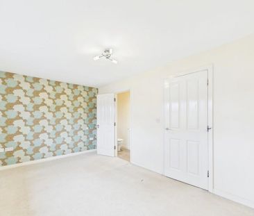 3 bedroom semi-detached house to rent - Photo 6