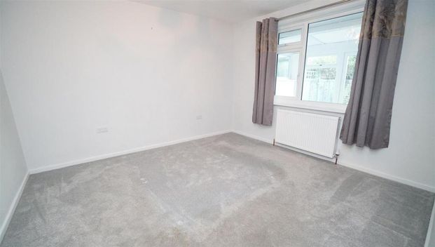 2 bedroom semi-detached bungalow to rent - Photo 1