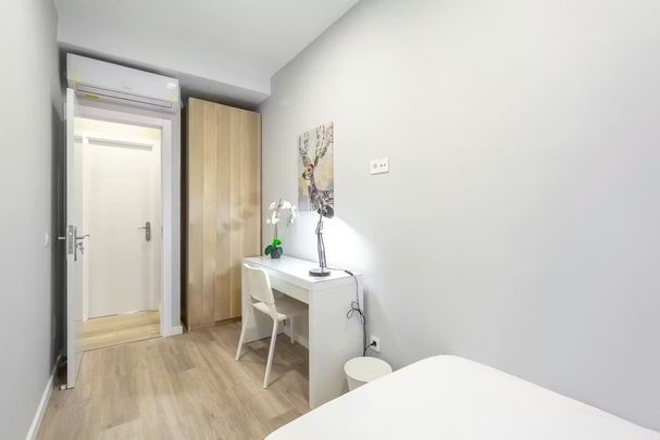 Calle del Puerto de Canfranc, Madrid, Community of Madrid 28038 - Photo 1