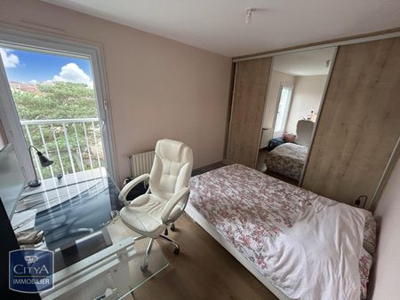 Location Appartement 4 pièces 86m² NEUVILLE SUR SAONE 69250 - Photo 3