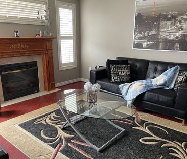 For Lease - 7386 Lantern Fly Hollow, Mississauga, Ontario - Photo 2