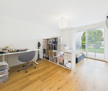 HIGH-QUALITY WITH SUNNY GARDEN - Photo 2