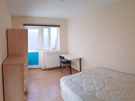 Watford Way Room GA - Photo 4