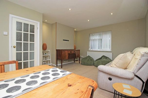 3 bedroom terraced house to rent - Photo 1