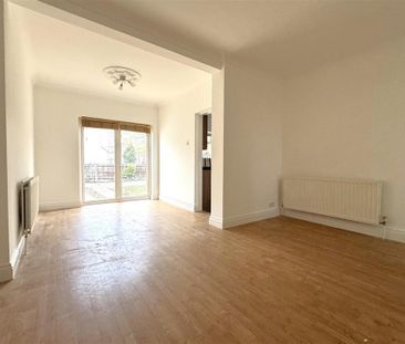 2 bedroom semi-detached bungalow to rent - Photo 6