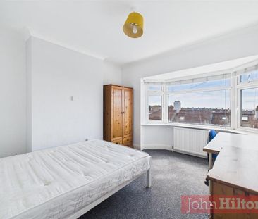 4 bedroom terraced house to rent - Photo 5