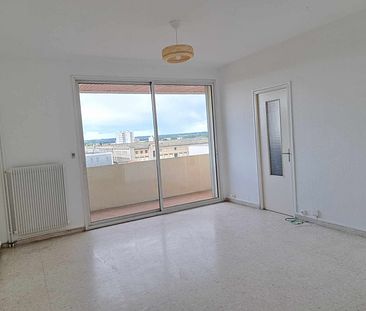 Location - Appartement T2 de 56 m² avec balcon et cave - Photo 2