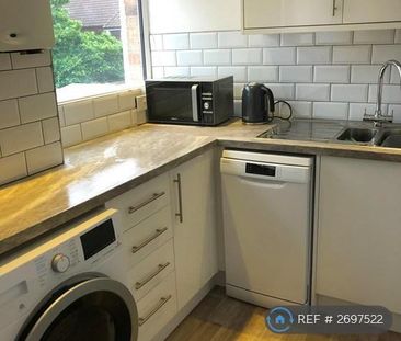 1 bedroom in a house share to rent - Photo 3