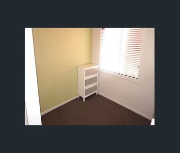 $520pw 2 bed 1 bath 1 car, washer - fridge - Photo 3
