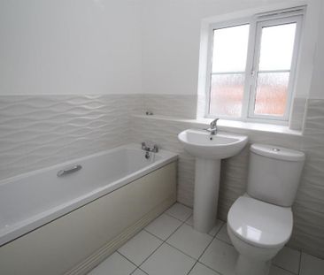 4 bedroom detached house to rent - Photo 6