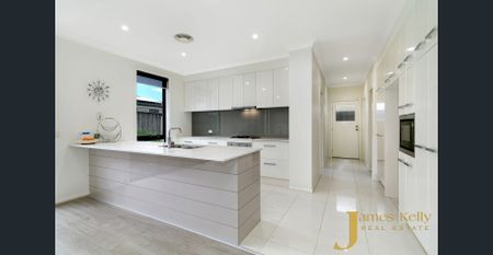 Spacious And Modern Four Bedroom Home in Private Enclave !! - Photo 2