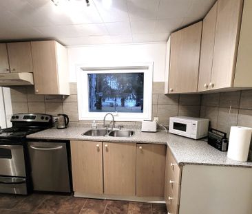 For Lease - 709 Roberts Road, Innisfil, Ontario - Photo 5