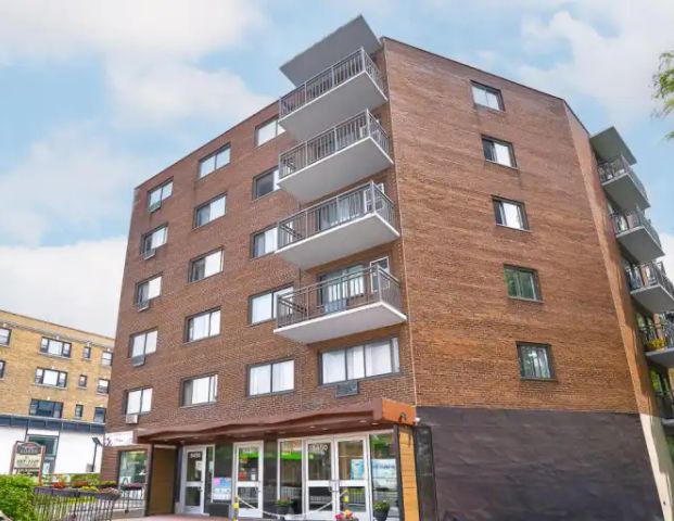 5450 Queen-Mary | 5450 Chemin Queen-Mary, Montreal - Photo 1