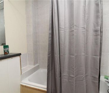 1 bedroom in a house share to rent - Photo 6