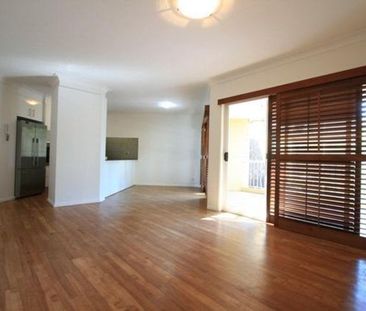 2 Bedroom Unit in Broadbeach! - Photo 3