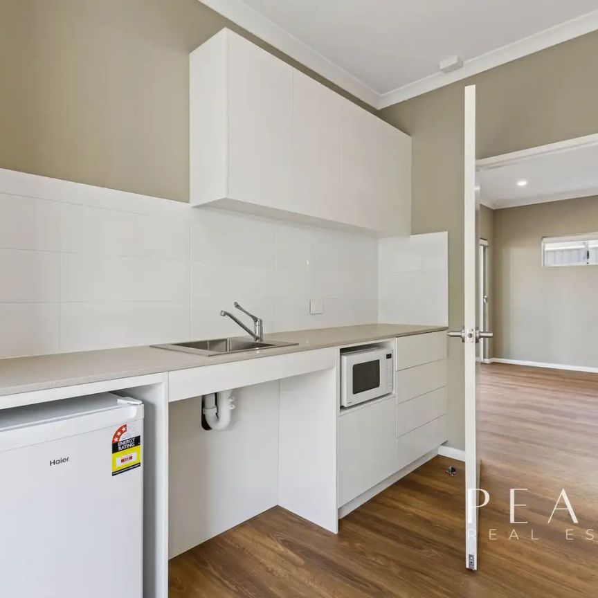 “BRAND NEW” - Photo 1