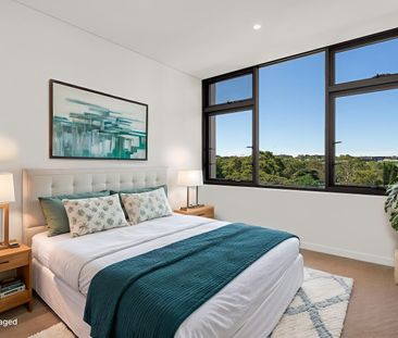 Luxury, Light & Panoramic City Views - A Penthouse-Style Sanctuary - Photo 1