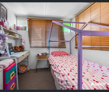 Charming Character Home in Prime Murarrie Location! - Photo 5