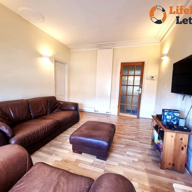 1 bedroom in a house share to rent - Photo 1