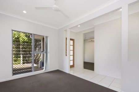 Well Presented and Roomy - Photo 5