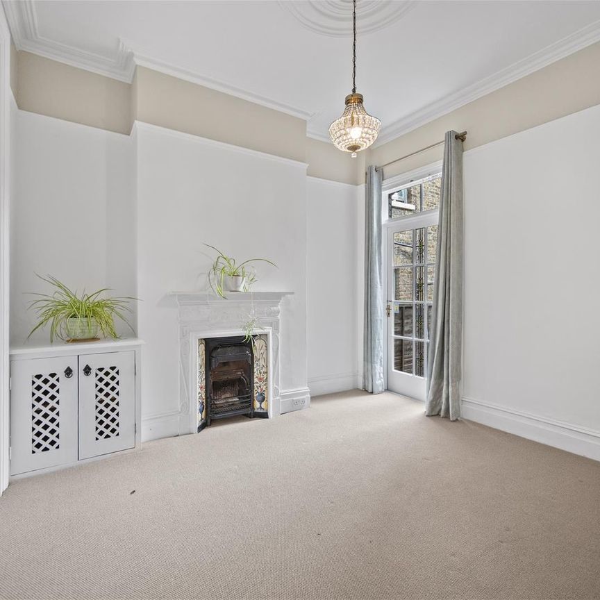 Mostyn Gardens, Kensal Rise, London - Photo 1