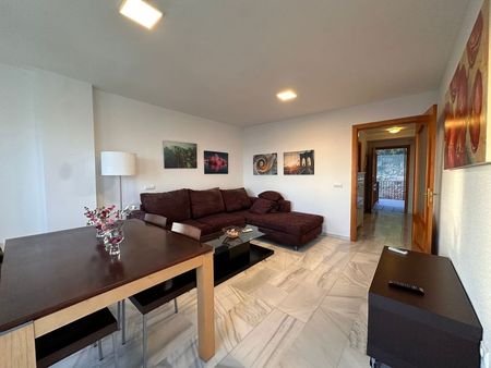 Alquiler de piso en Avenida Retamar - Photo 2