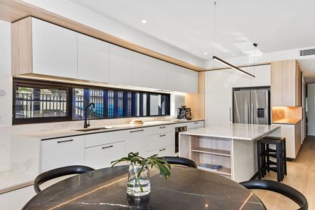 Fully furnished executive apartment - Photo 2