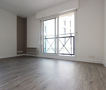 UN APPARTEMENT TYPE STUDIO RÉNOVÉ, À PROXIMITÉ DU CINÉVILLE DE QUIMPER. - Photo 2