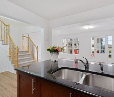 For Lease - 2325 Blue Aster Street, Barrhaven, Ontario - Photo 4