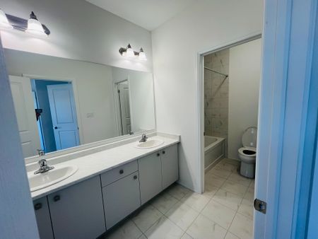 For Lease - 147 Markview Road, Whitchurch-Stouffville, Ontario - Photo 2