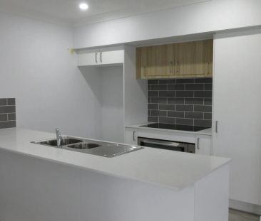 3 Bedroom unit, Mango Hill Contact Julie Sykes 0438 050 110 - Photo 5