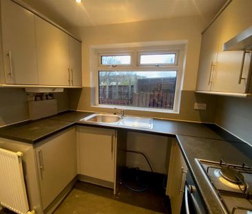 3 bedroom end of terrace house to rent - Photo 6