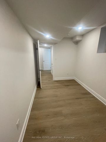 498 Downes Jackson Heights #Bsmt - Photo 2