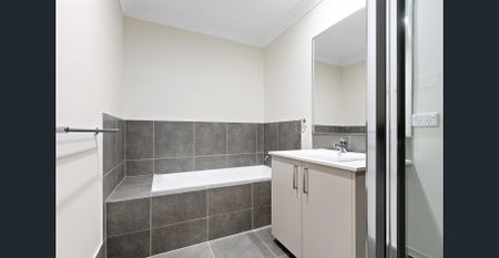 Seaside Estate - Photo 3