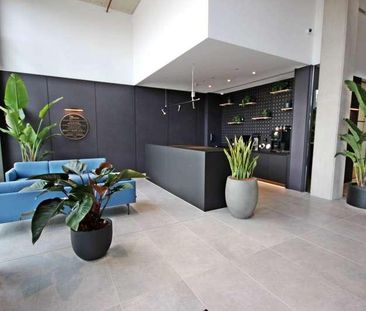 No Old Trafford, Manchester, M17 - Photo 2