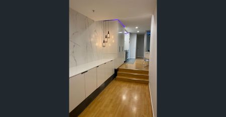 Fully Furnished Stylish Entertainer in Central CBD Location - Photo 5