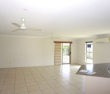 Spacious Family Home in Prime Location - 26 Duranbah Road, Blacks B... - Photo 1