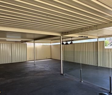 FAMILY HOME IN THE HAERT OF MACQUARIE FIELDS !! - Photo 4