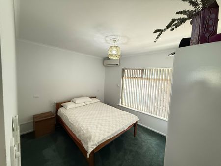 2 BEDROOM, 1 BATHROOM UNIT IN GILLEN - MODERN AND STYLISH - Photo 5