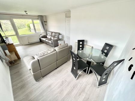 Anniversary Avenue, Glasgow, G75 - Photo 4
