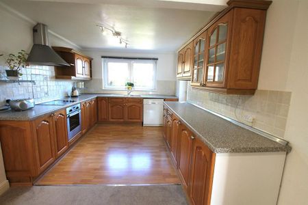 3 bedroom bungalow to rent - Photo 3