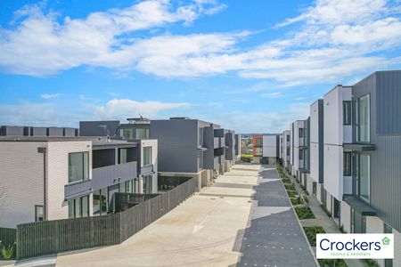 Brand New Townhouse at the heart of Te Atatu South - Photo 3