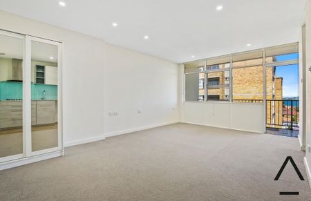 Harbour Bridge Views & Prime North Sydney Lifestyle - Photo 2