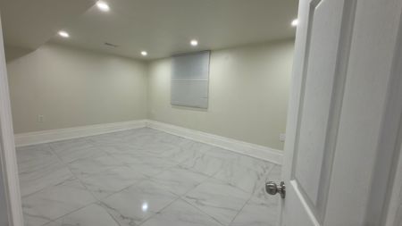 For Lease - 25 Sixteenth Street, Toronto, Ontario - Photo 2