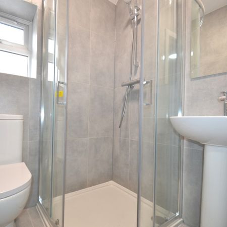 1 bedroom Property to rent - Photo 4