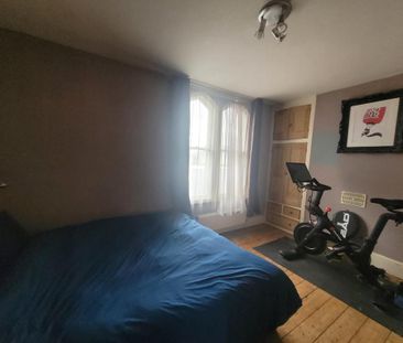 4 bedroom terraced house to rent - Photo 5