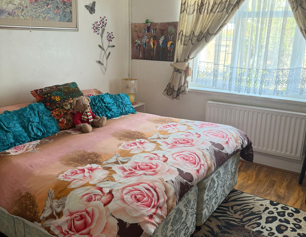 1 bedroom in a flat share to rent - Photo 1