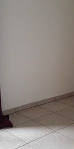 Location Appartement 2 pièces 49m² ST DENIS 97400 - Photo 4