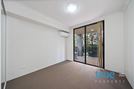 SPACIOUS AND MODERN APARTMENT IN SOUGHT AFTER LOCATION - Photo 4