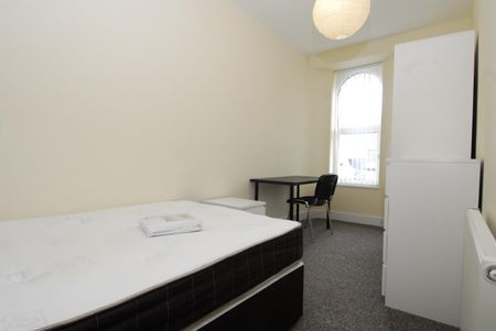 Woodland Terrace, Flat 5, Plymouth - Photo 2